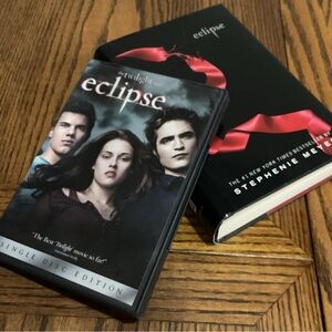 Eclipse novel/book 📕 & DVD 📀 from the Twilight Saga
